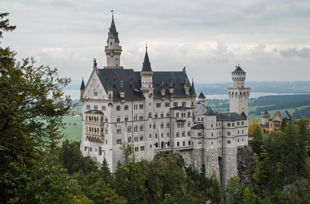 Featured image for article: Here's How To Plan The Perfect Day Trip From Munich To Neuschwanstein Castle
