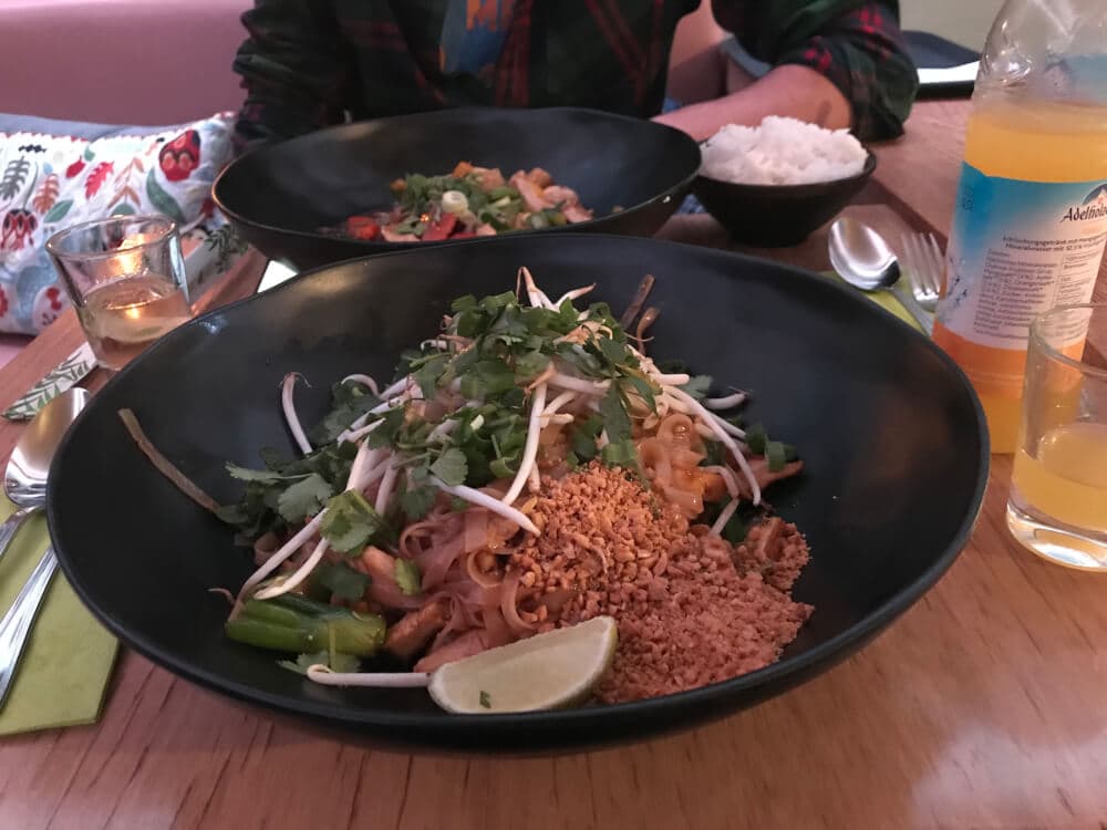 Featured image for article: Mun Mun Thai Cooking Review: Delicious, Affordable Thai with Giant Portions