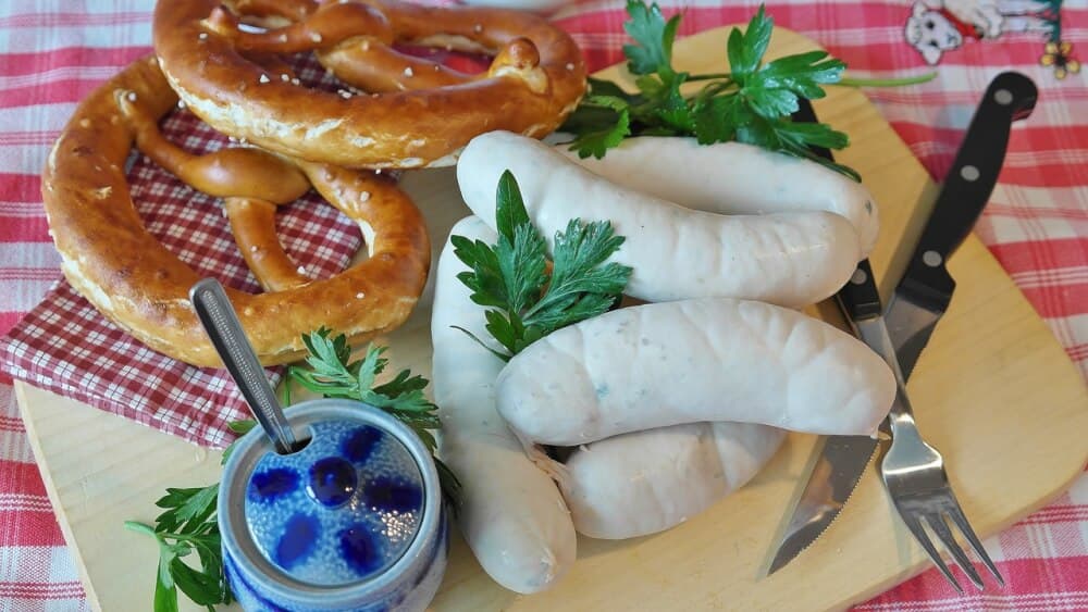 Featured image for article: Weißwurst for Only €1 on Rose Monday! Here's Where to Get It
