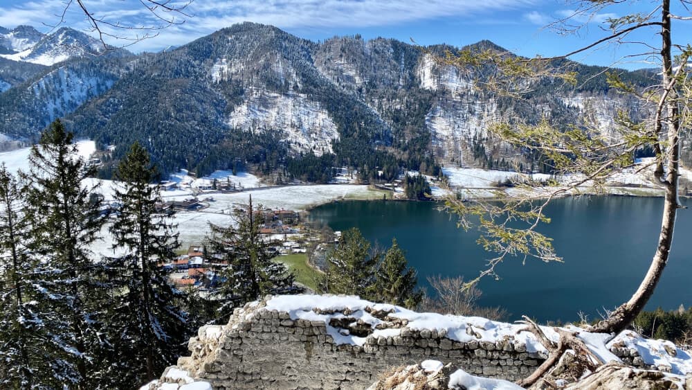 Featured image for article: Munich to Schliersee and Hohenwaldeck Castle Ruins Day Hike: A Quick Guide!