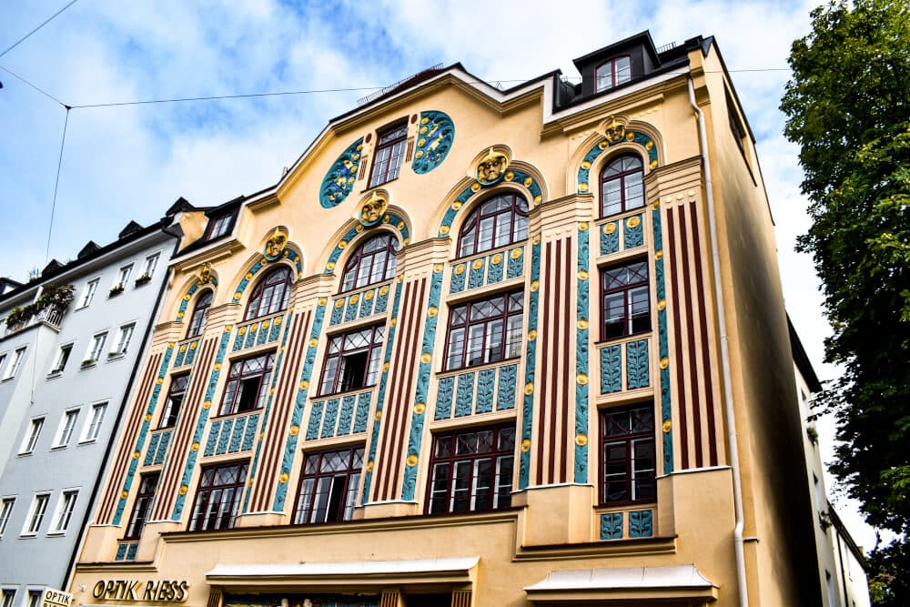 Featured image for article: Art Nouveau In Munich: 10 Stunning Mansions You Need to See!