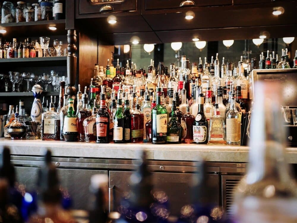 Featured image for article: It's Official: Bars & Pubs in Bavaria Can Re-Open Soon! But What About Clubs?