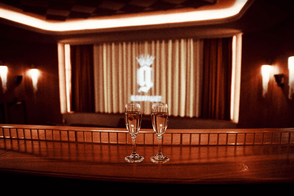 Featured image for article: English Cinema in Munich Guide: Where And How To Easily Watch English Movies (2022 Update)