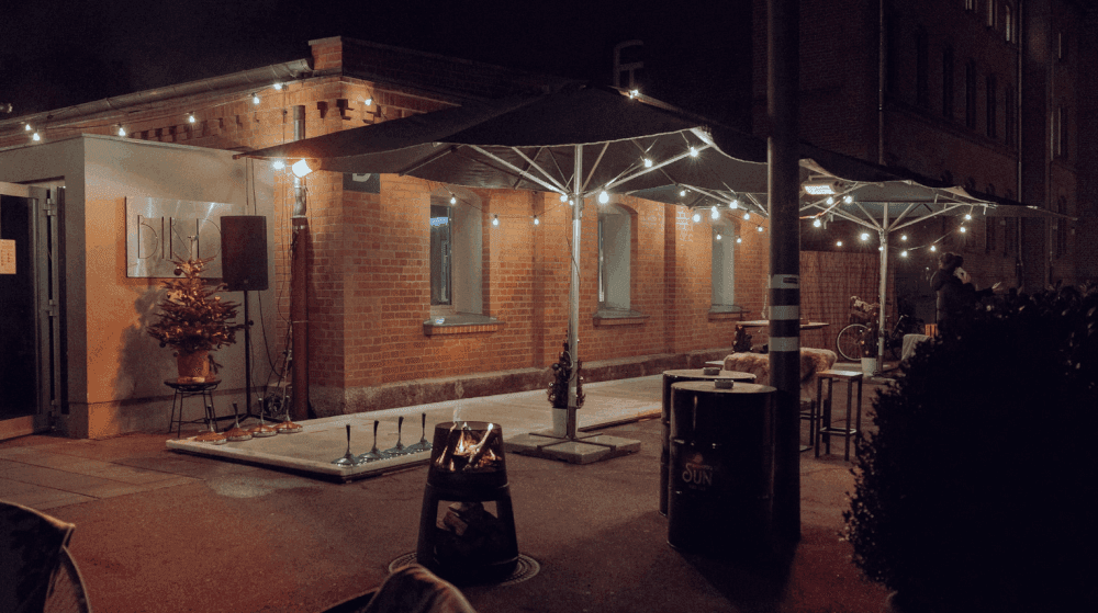 Featured image for article: Eisstockschiessen In Munich- You Need To Go To This Winter!