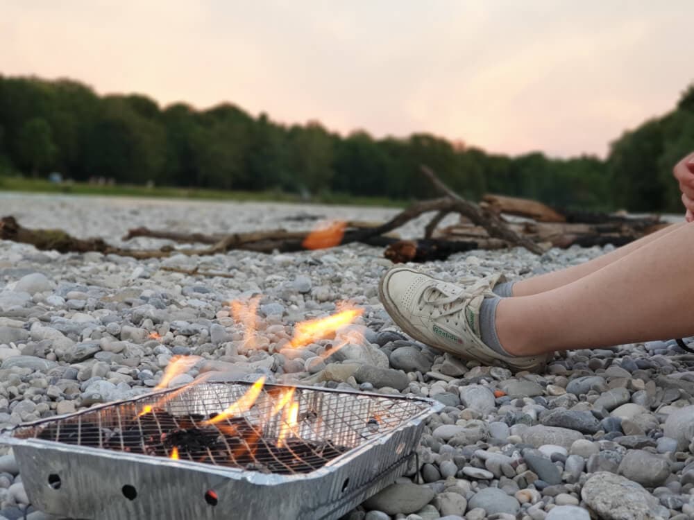 Featured image for article: The Complete Chill And Grill By The Isar Guide: All The Rules You Need To Know For Barbecuing In Munich