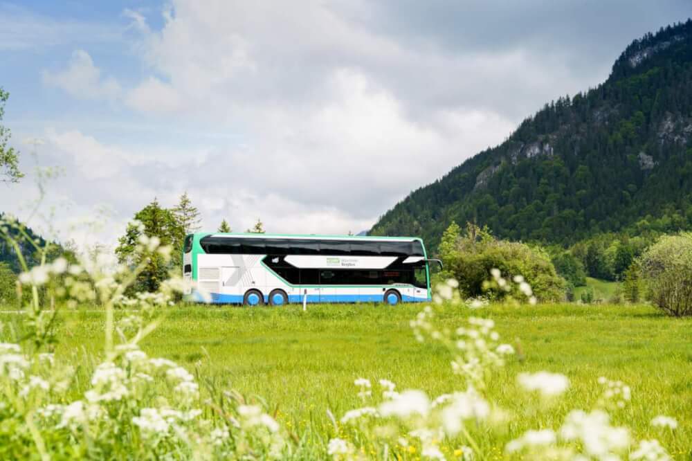 Featured image for article: There's A Special Munich Bergbus To Go To The Mountains (Deutschlandticket Covers It!)